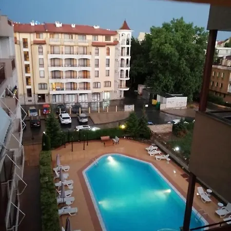 5 Floor Pool View Apartment *
